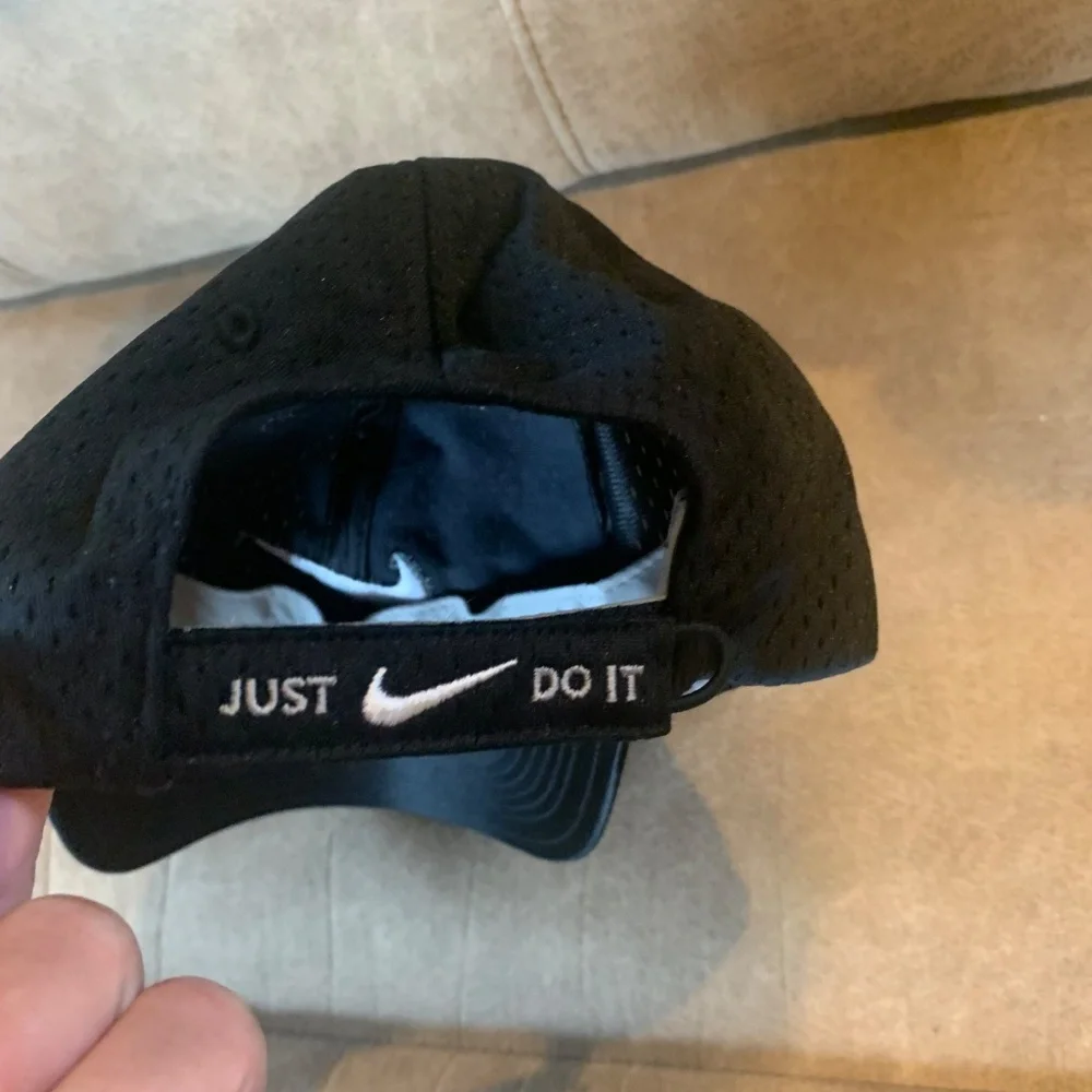 Nike Black/White Hat